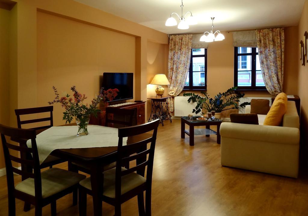 Apartamenty Centrum Villa Perla Еленя-Гура Экстерьер фото