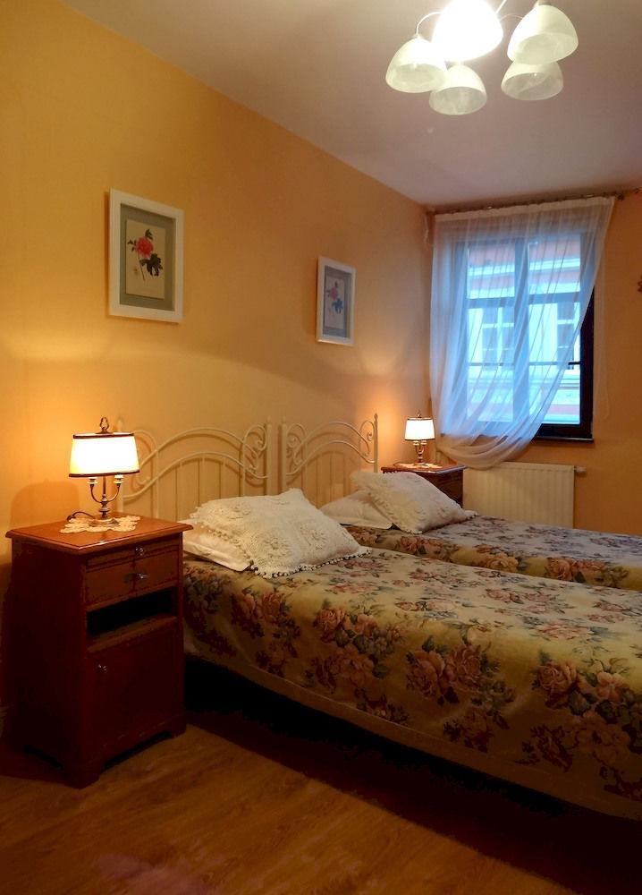 Apartamenty Centrum Villa Perla Еленя-Гура Экстерьер фото