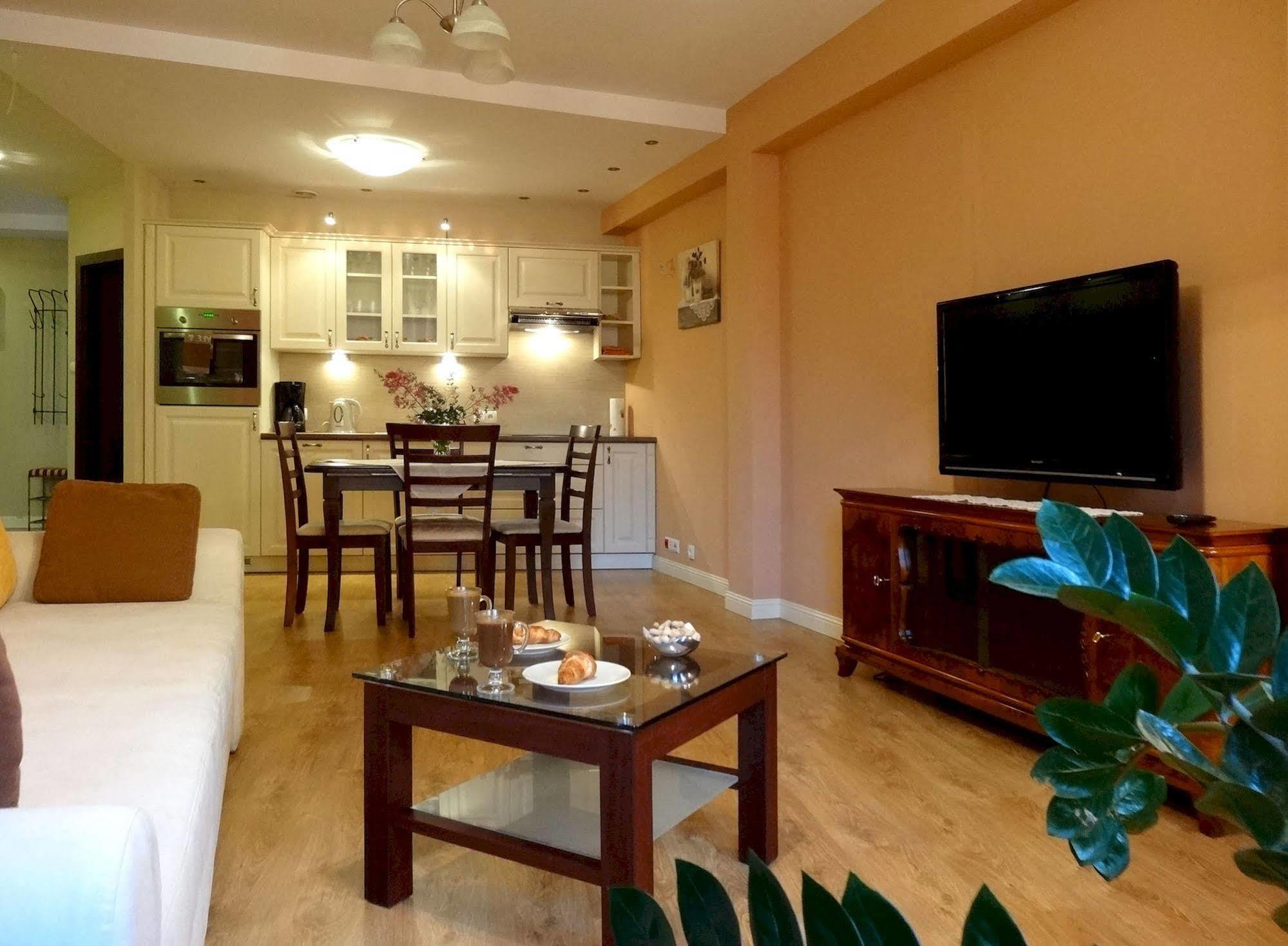 Apartamenty Centrum Villa Perla Еленя-Гура Экстерьер фото