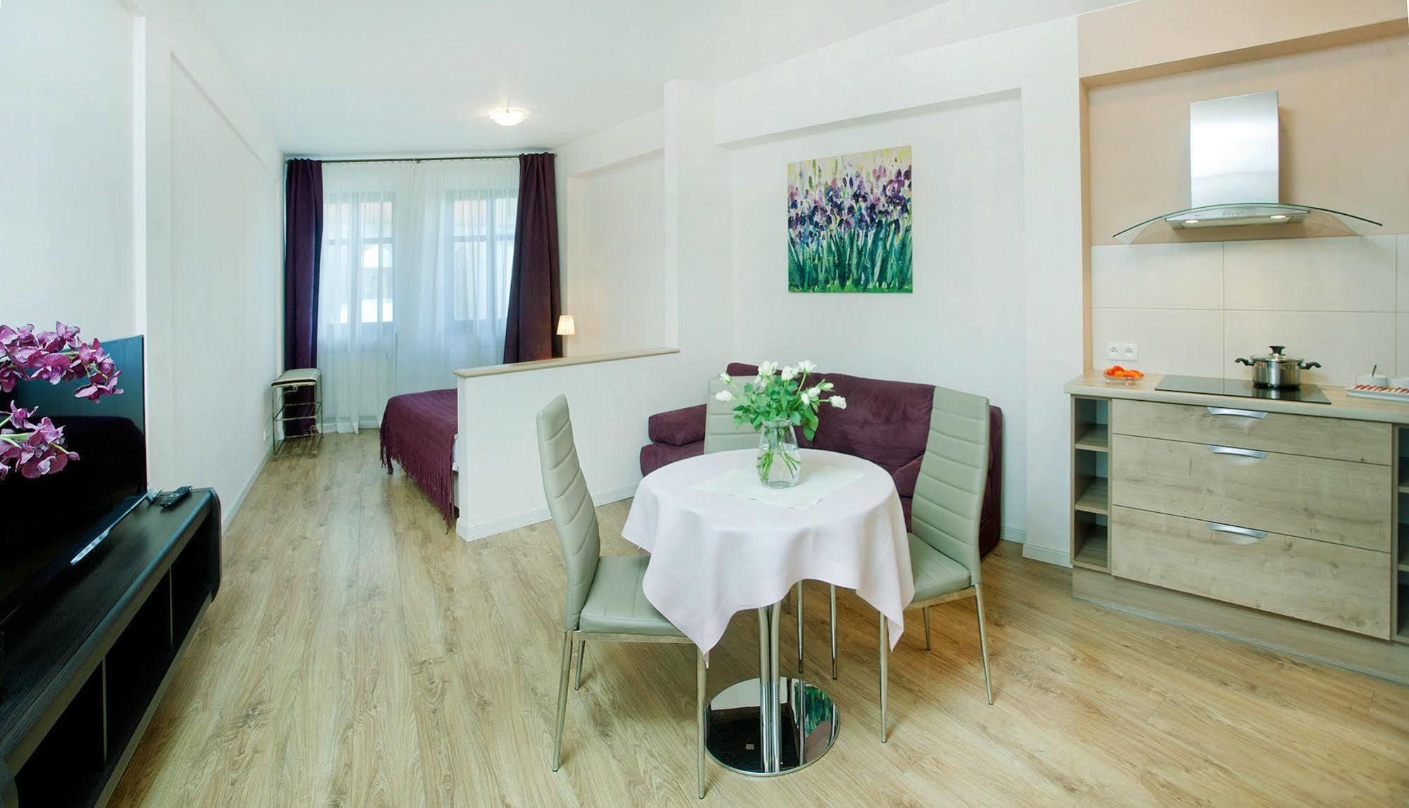 Apartamenty Centrum Villa Perla Еленя-Гура Экстерьер фото