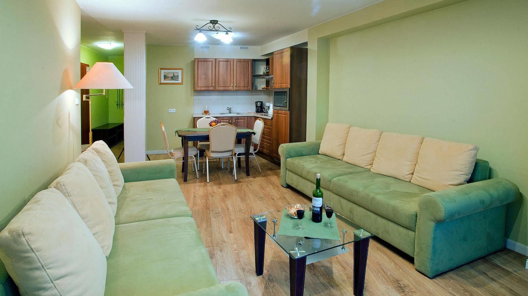 Apartamenty Centrum Villa Perla Еленя-Гура Экстерьер фото