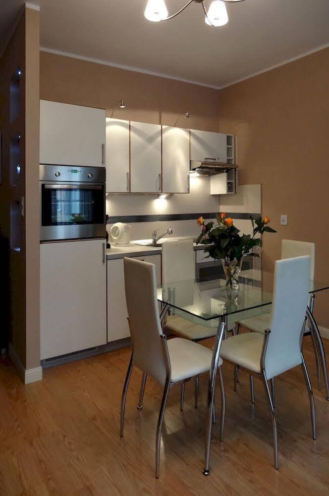 Apartamenty Centrum Villa Perla Еленя-Гура Экстерьер фото
